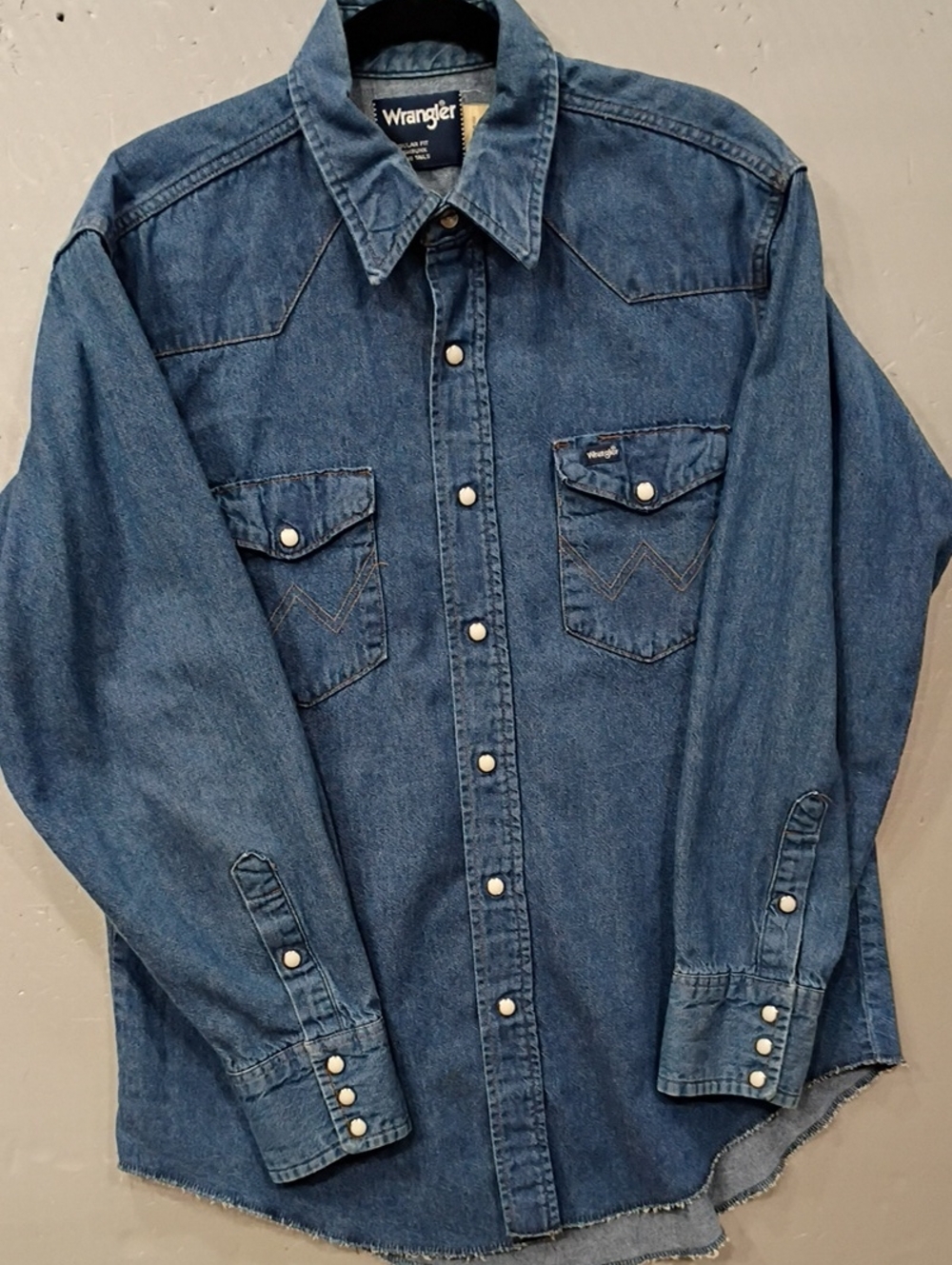 Vintage Wrangler Men's Blue Denim Western Shirt Pre Shrunk X Long Tail USA